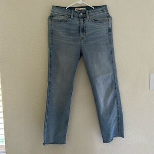 Levis Hi-Rise Straight Leg Size4